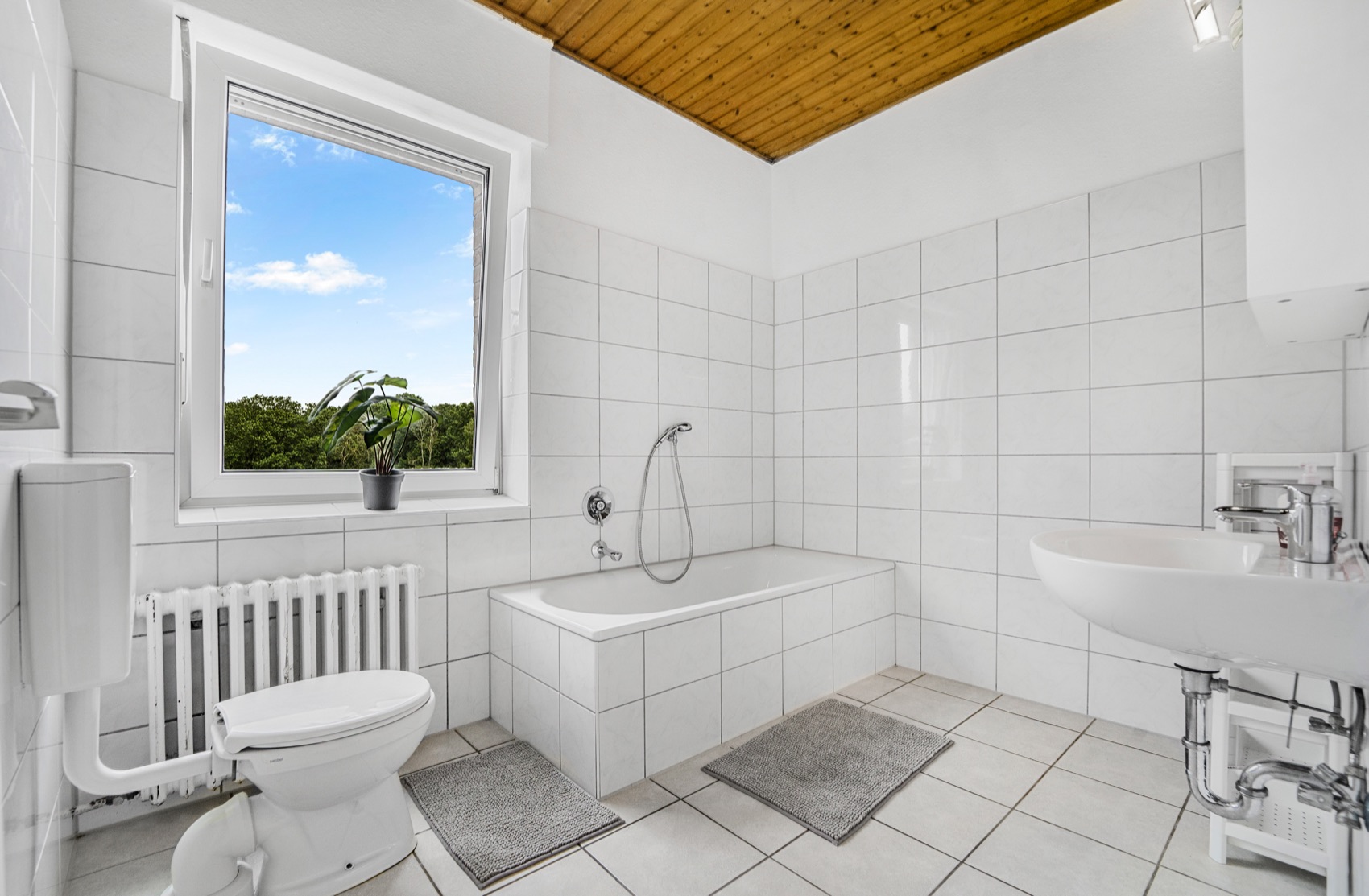 Betreiberwohnung – Badezimmer